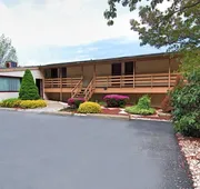 Econo Lodge Clarks Summit - Scranton hotel detail image 3