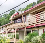 Econo Lodge Clarks Summit - Scranton hotel detail image 4