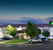 La Quinta Inn & Suites by Wyndham Blue Springs hotel detail image 3