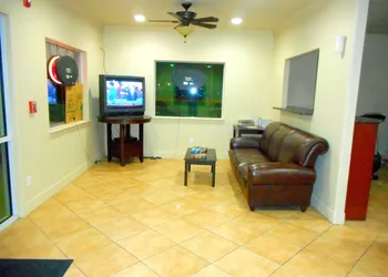 Crossroads Inn & Suites hotel thumbnail 7