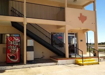 Texas Inn hotel thumbnail 2