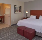 Hampton Inn & Suites Bakersfield North-Airport hotel detail image 7