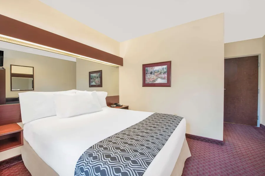 Microtel Inn & Suites by Wyndham Hamburg hotel detail image 2