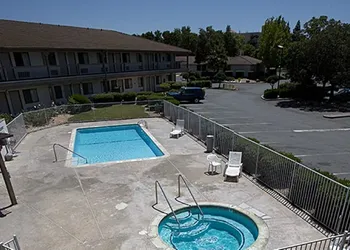 E-Z 8 Motel Newark hotel thumbnail 2