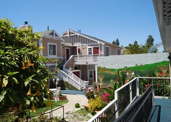 Rose Garden Inn hotel thumbnail 2