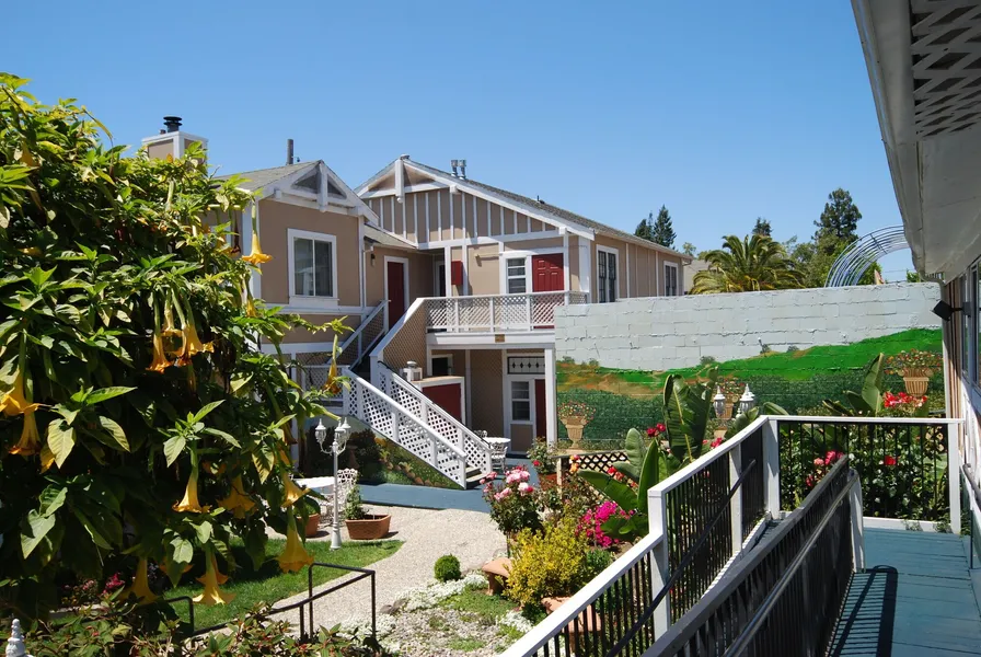 Rose Garden Inn hotel detail image 2