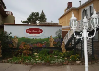 Rose Garden Inn hotel thumbnail 3