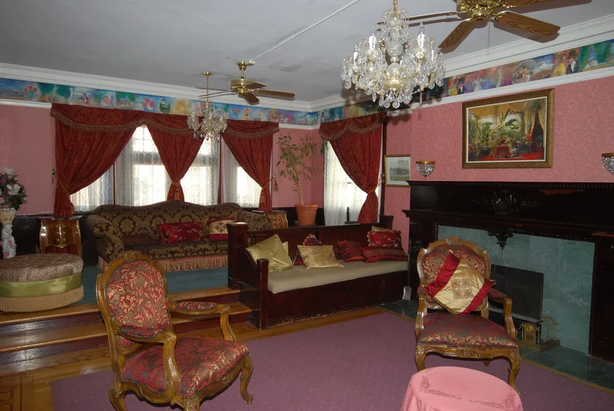 Rose Garden Inn hotel detail image 6