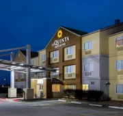 La Quinta Inn & Suites by Wyndham Emporia hotel detail image 3