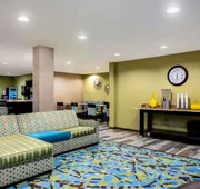 La Quinta Inn & Suites by Wyndham Emporia hotel detail image 5