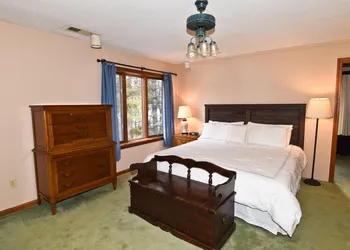 Timber Inn Motel hotel thumbnail 5