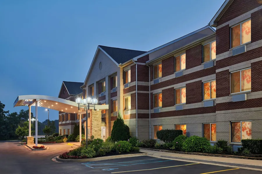 Fairfield Inn & Suites by Marriott Detroit Farmington Hills hotel detail image 2