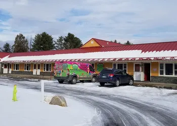 Middlebury Sweets Motel hotel thumbnail 3
