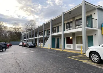 Red Carpet Inn & Suites hotel thumbnail 2