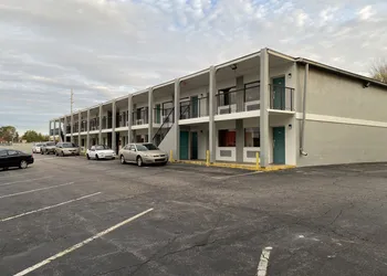 Red Carpet Inn & Suites hotel thumbnail 3