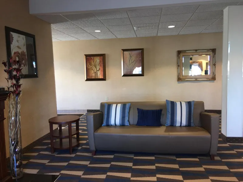 Microtel Inn & Suites by Wyndham Indianapolis Airport hotel detail image 6