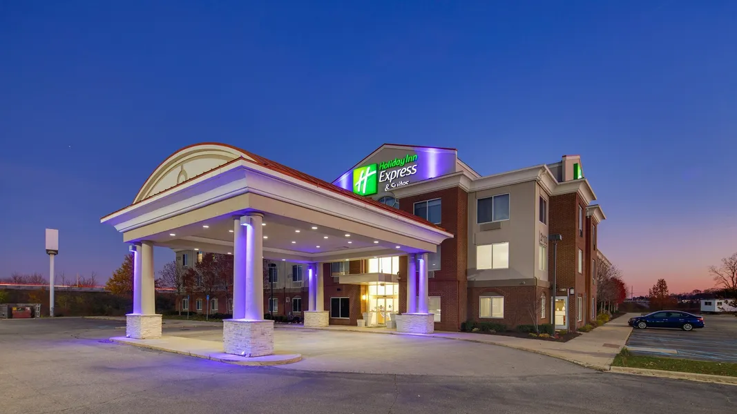 Holiday Inn Express & Suites Detroit - Farmington Hills by IHG hotel detail image 2