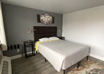 Aircrest Motel hotel thumbnail 6