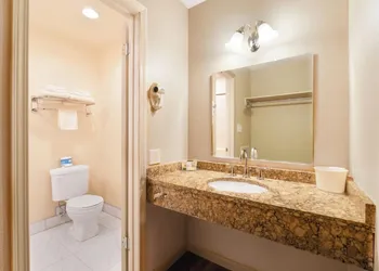 Pullman Garden Inn hotel thumbnail 8