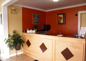 Travelers Inn hotel thumbnail 4
