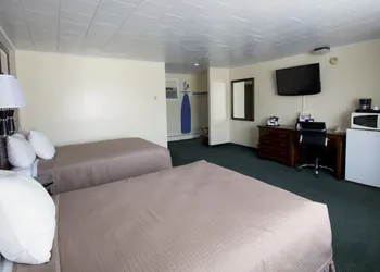 Travelers Inn hotel thumbnail 6