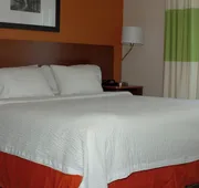 Fairfield Inn & Suites by Marriott Fairmont hotel detail image 3
