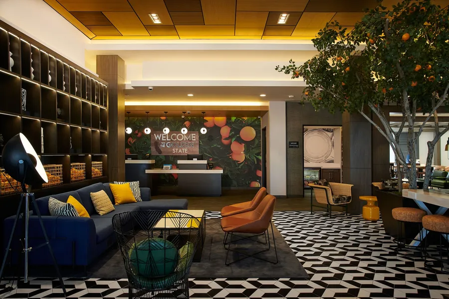 Hampton Inn & Suites Los Angeles/Sherman Oaks hotel detail image 2