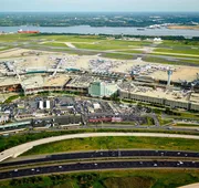 Philadelphia Airport Marriott hotel detail image 3