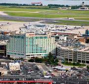Philadelphia Airport Marriott hotel detail image 4