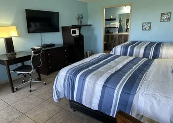 Geneva Wells Inn hotel thumbnail 8