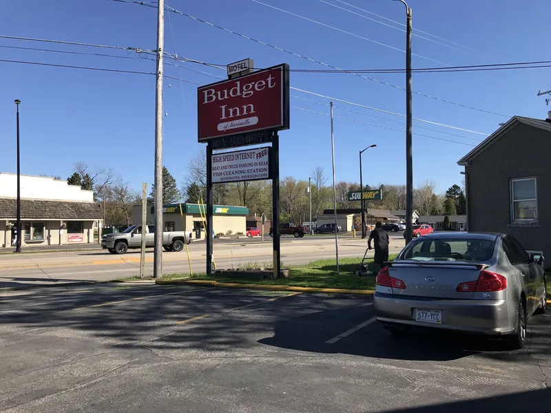 Budget Inn Marinette hotel detail image 2