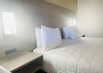 America's Best Inn and Suites Flowood hotel thumbnail 5