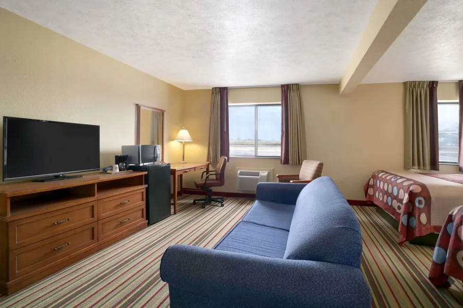 Super 8 by Wyndham Park City/North Wichita Area hotel detail image 6
