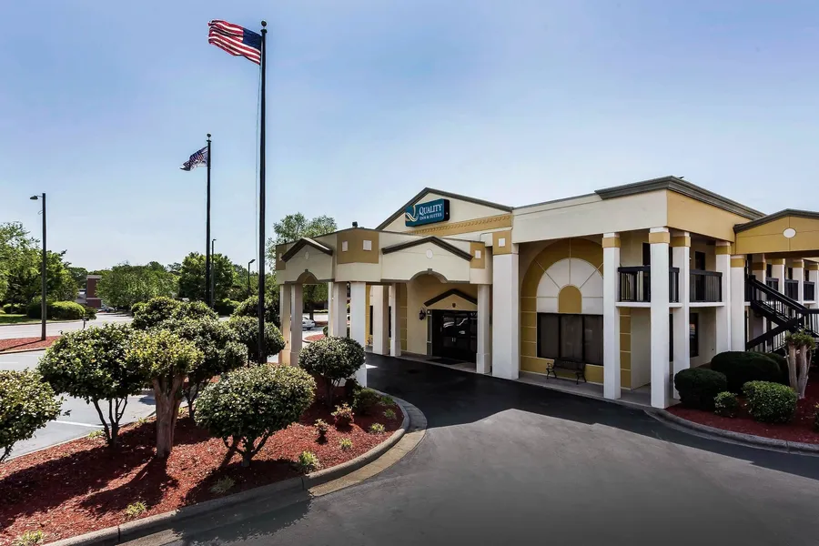 Quality Inn & Suites Mooresville - Lake Norman hotel detail image 2