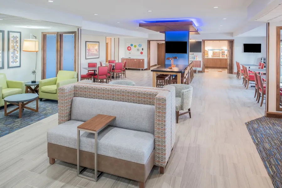 Holiday Inn Express Hotel & Suites Bismarck by IHG hotel detail image 6
