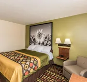 Super 8 by Wyndham Grand Forks hotel detail image 7