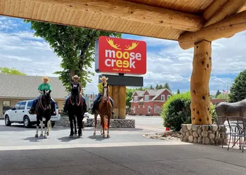 Moose Creek Lodge & Suites hotel thumbnail 4