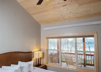 Lakeside Lodge Resort & Marina hotel thumbnail 5