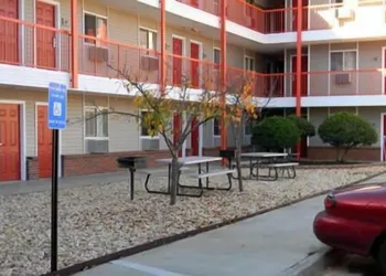 Stay Inn & Suites hotel thumbnail 7