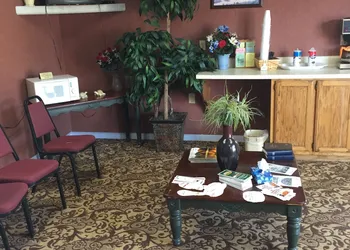 Lexington Inn hotel thumbnail 3