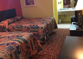 Lexington Inn hotel thumbnail 6