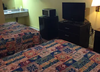 Lexington Inn hotel thumbnail 7
