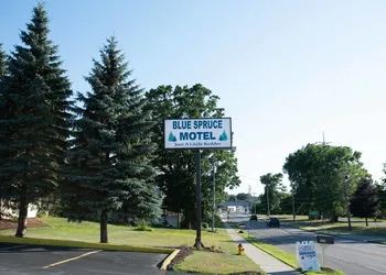 Blue Spruce Motel hotel thumbnail 5