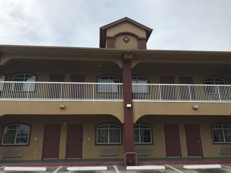Camelot Inn & Suites Veterans Memorial NW Houston hotel detail image 2