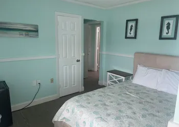 Sandy Shore Motel hotel thumbnail 8