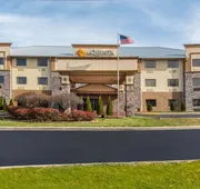 La Quinta Inn & Suites by Wyndham Fairborn Wright-Patterson hotel detail image 4