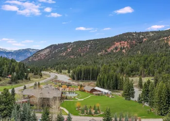Rainbow Ranch Lodge hotel thumbnail 2