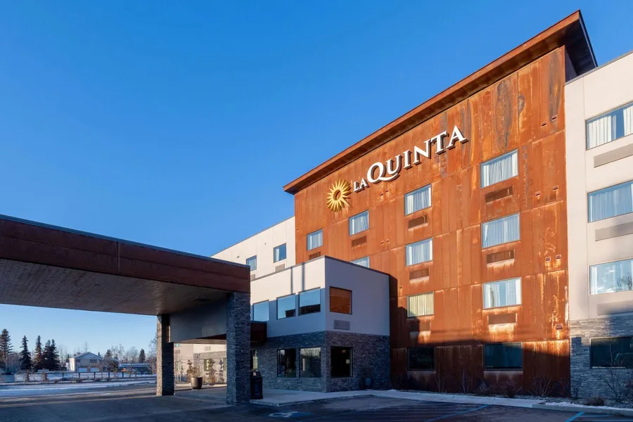 La Quinta Inn & Suites by Wyndham Anchorage Airport hotel detail image 2
