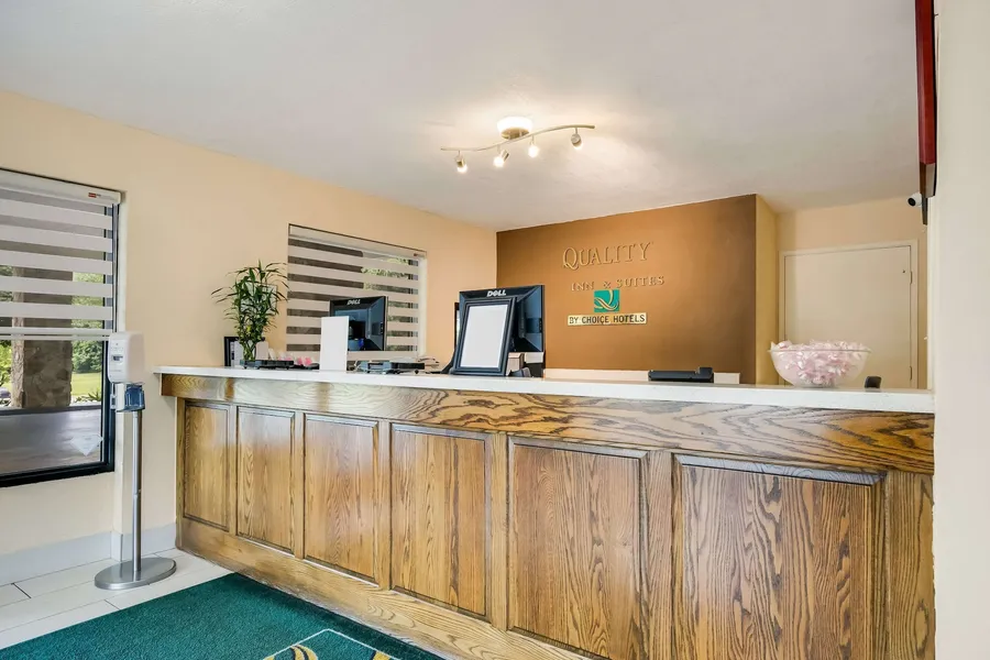 Quality Inn & Suites Mt Chalet hotel detail image 6