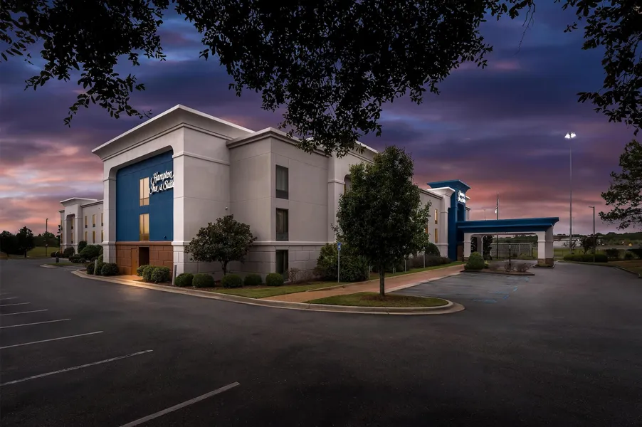 Hampton Inn & Suites Tifton hotel detail image 2